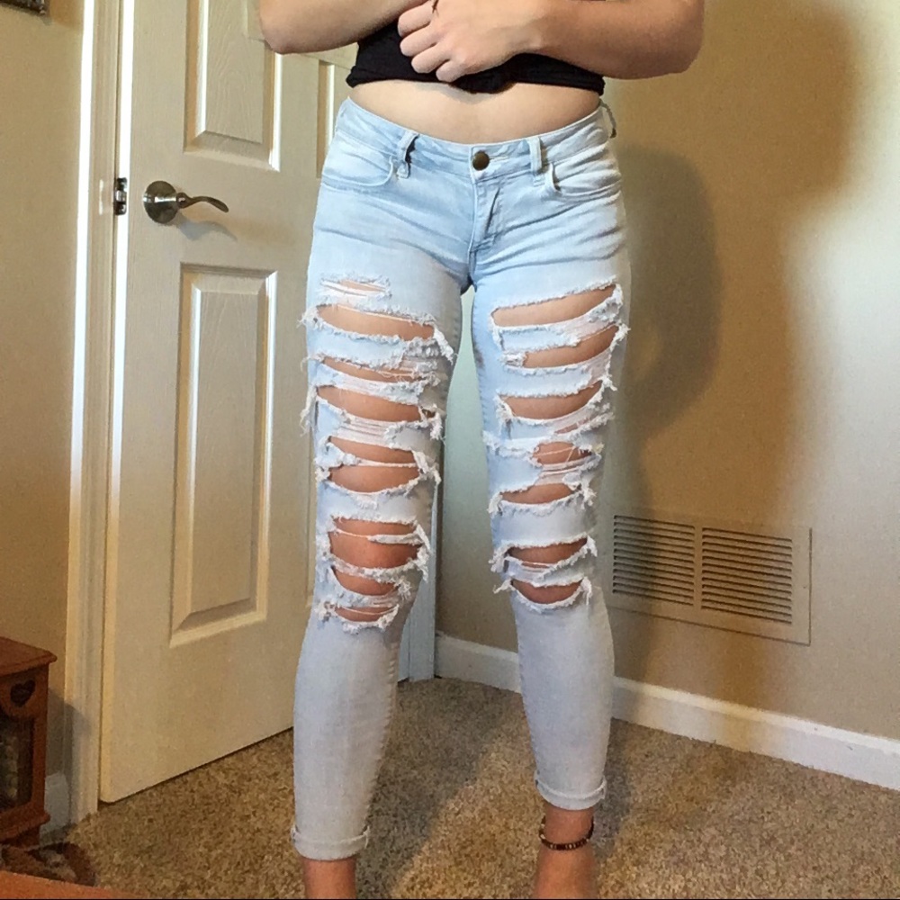 american eagle ripped jeans low rise